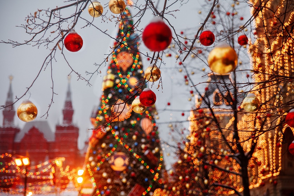 Новогодняя москва обои. Новогодняя атмосфера. Новогодняя атмосфера на улице. Новогодняя атмосфера Москва. Рождественская атмосфера.